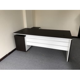 Bàn lãnh đạo BLD35